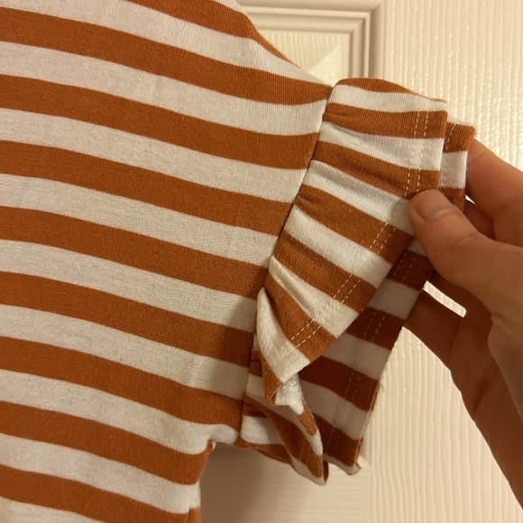 Jane + Delancey striped ruffle sleeve orange and white size small top - Picture 3 of 3